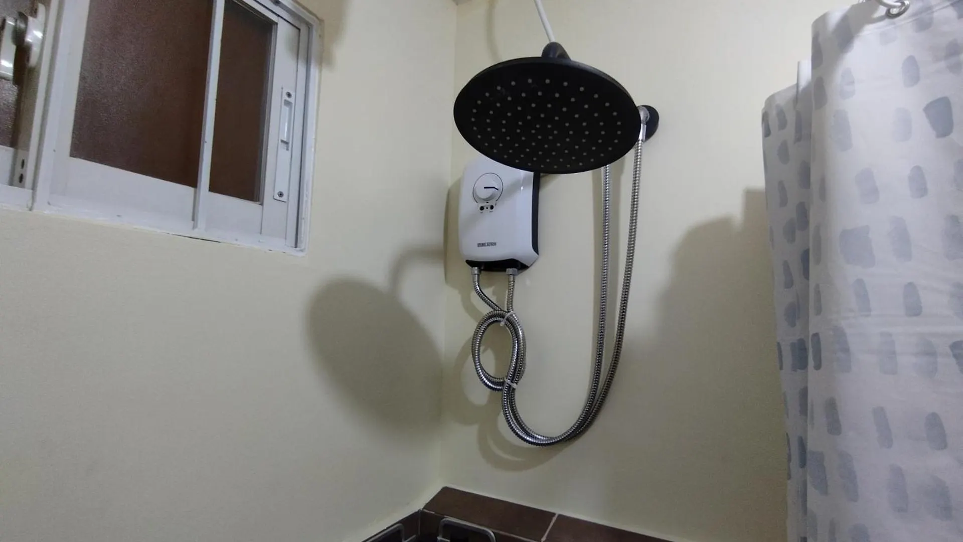 Minimalist 1 Bedroom Condo At Arezzo Place Davao City Aparthotel