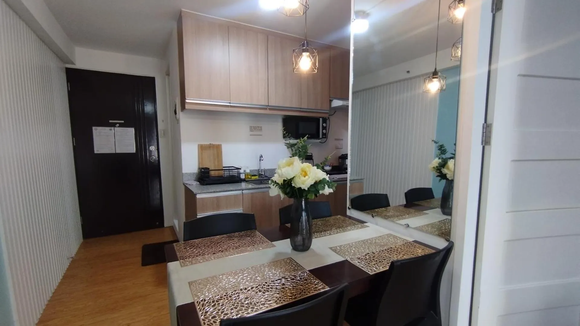 Minimalist 1 Bedroom Condo At Arezzo Place Davao City Filippijnen