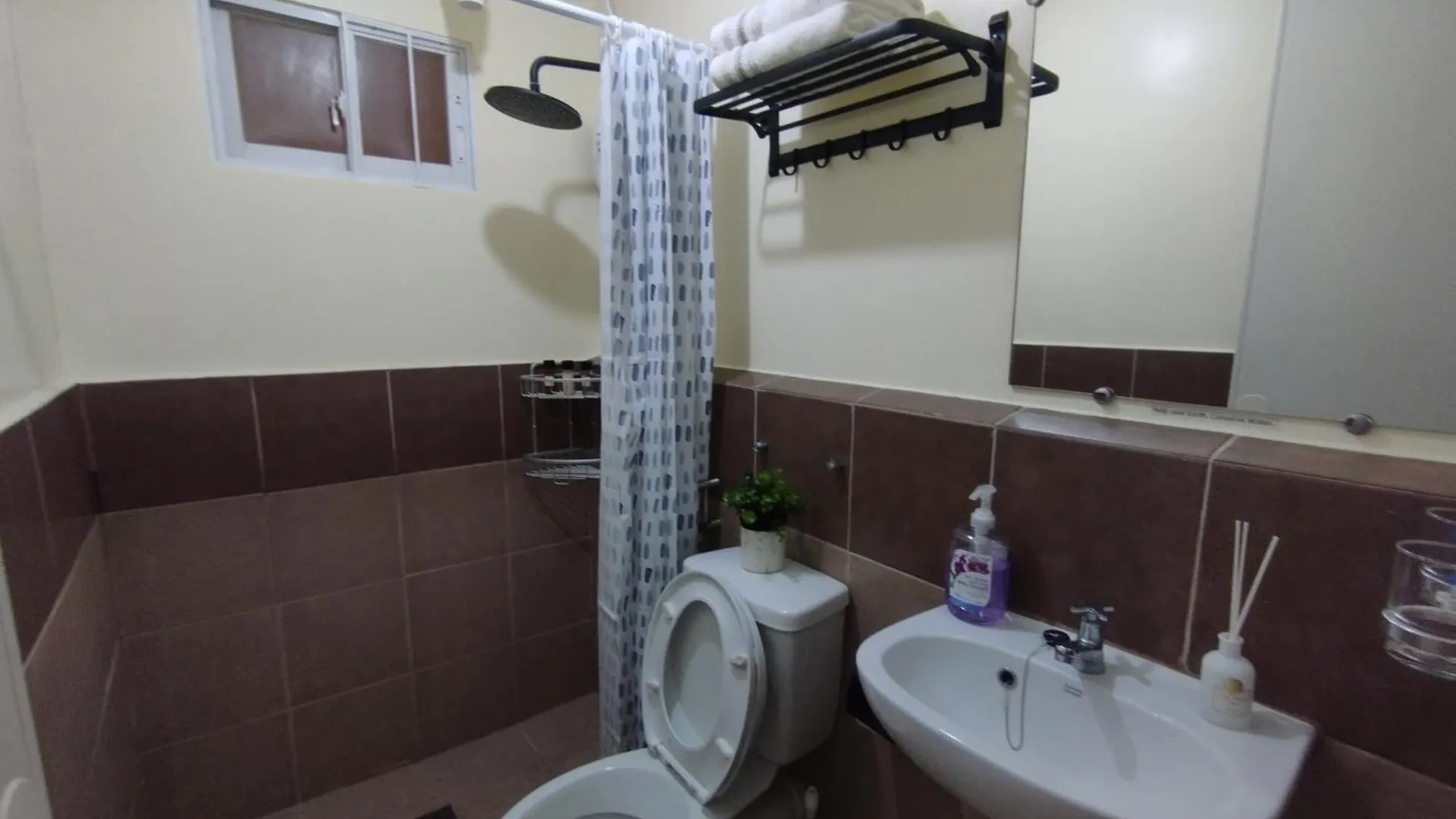 Minimalist 1 Bedroom Condo At Arezzo Place Davao City Aparthotel